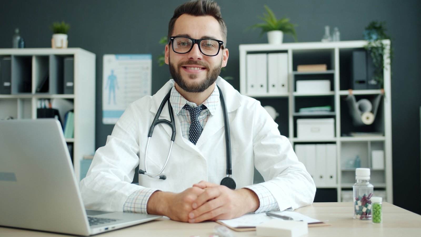 PCOS: symptoms, diagnosis and treatment explained
